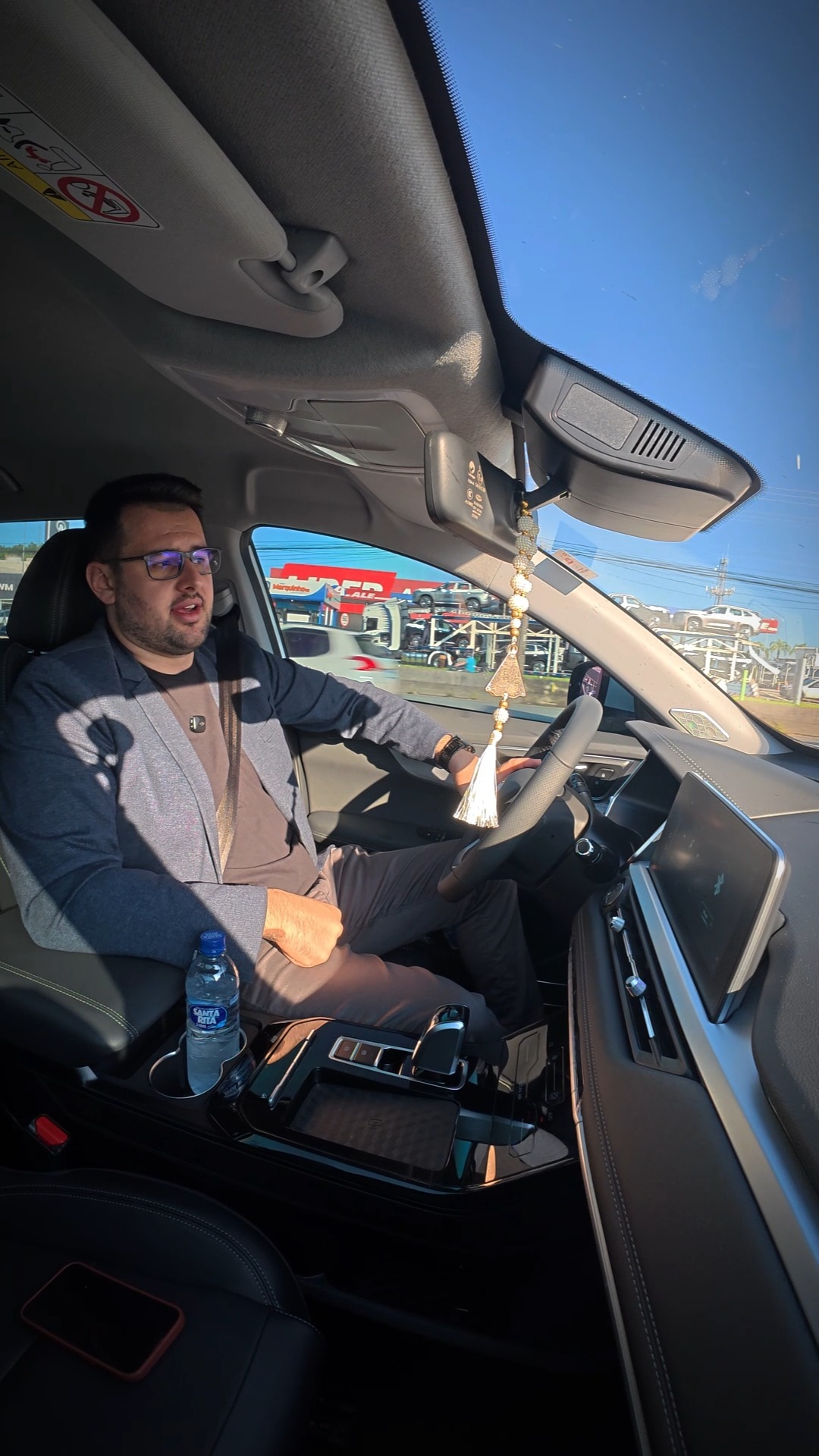 A maioria ainda trata concessionária como um comércio comum.
Mas a legislação não.
A partir da Lei nº 12.305/2010, qualquer atividade que gere resíduos além da coleta urbana precisa de gestão estruturada.
E no pós-venda… isso é regra, não exceção.
Logística reversa, rastreabilidade, controle.
Não é excesso.
É o mínimo esperado.
------------
#concessionaria #gestor #residuos #conssecionário