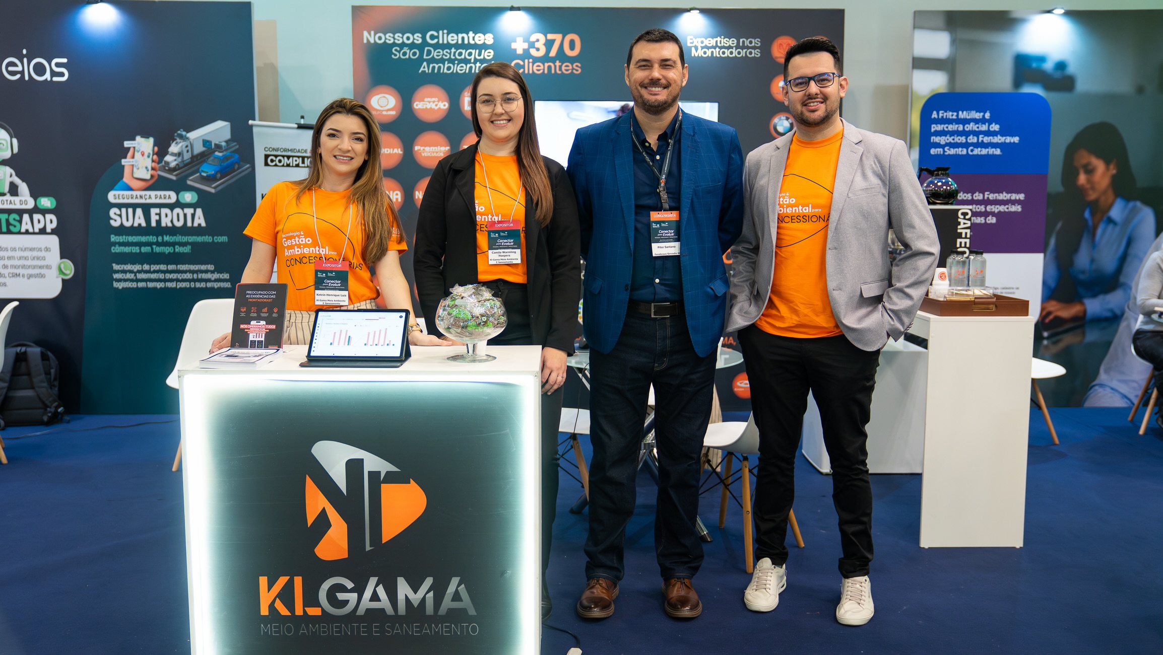 Conexões reais no estande da KL Gama. Na Fenabrave SC 2026, líderes do setor automotivo conheceram de perto a gestão ambiental automatizada que está transformando concessionárias em Santa Catarina. ♻️
#fenabravesc #klgama #gestaoambiental #compensacaodecarbono #concessionarias